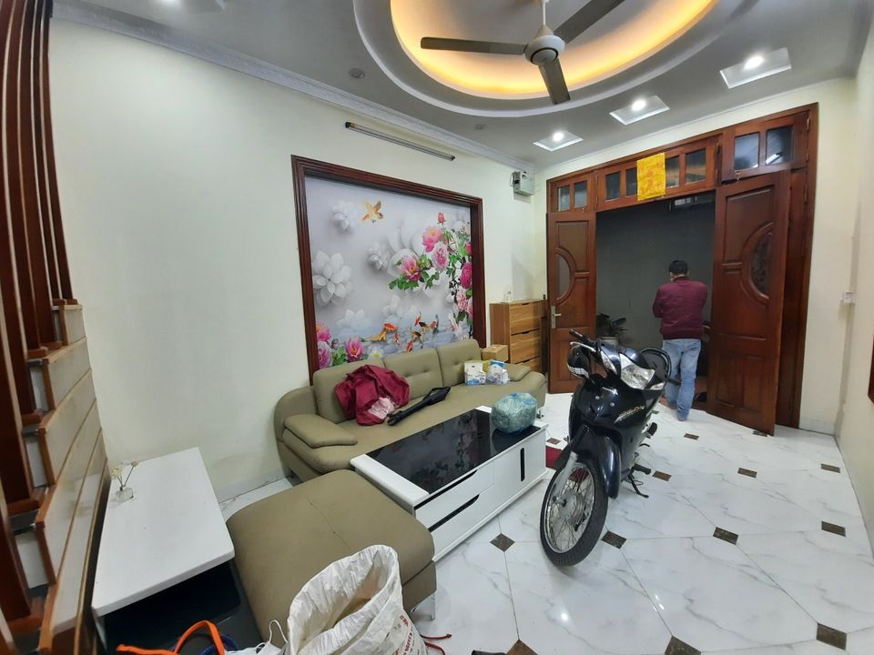 Bán Nhà số 18/82 Hồ Đền Lừ, 43m2 4 tầng, nhà mới đẹp như hình, gần ô tô, 4.1tỷ, 0949606622.