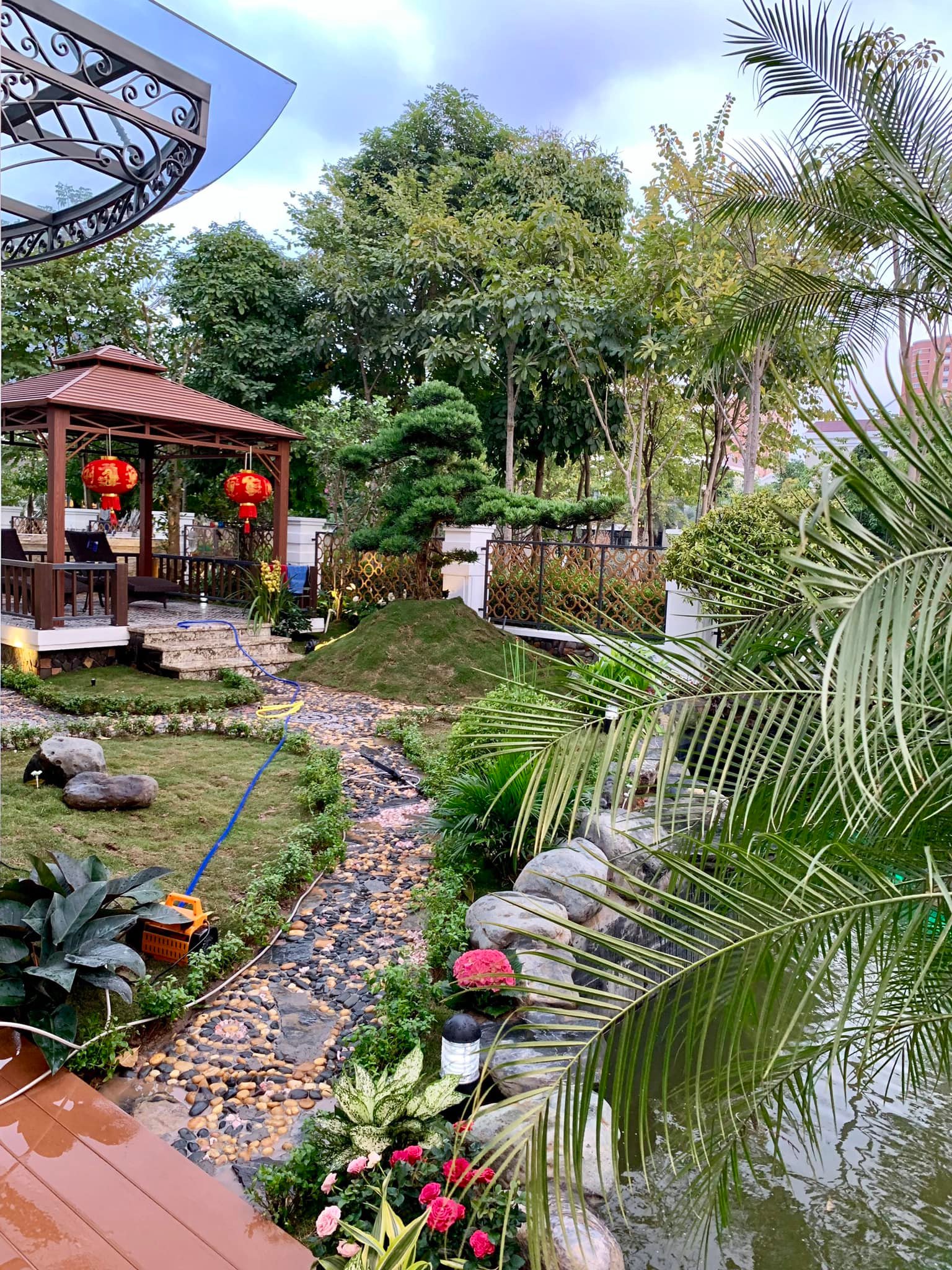 Bán BIỆT THỰ SÂN VƯỜN KHU STARLAKE TÂY HỒ 353 m2 5T mặt tiền 16m 132 tỷ.