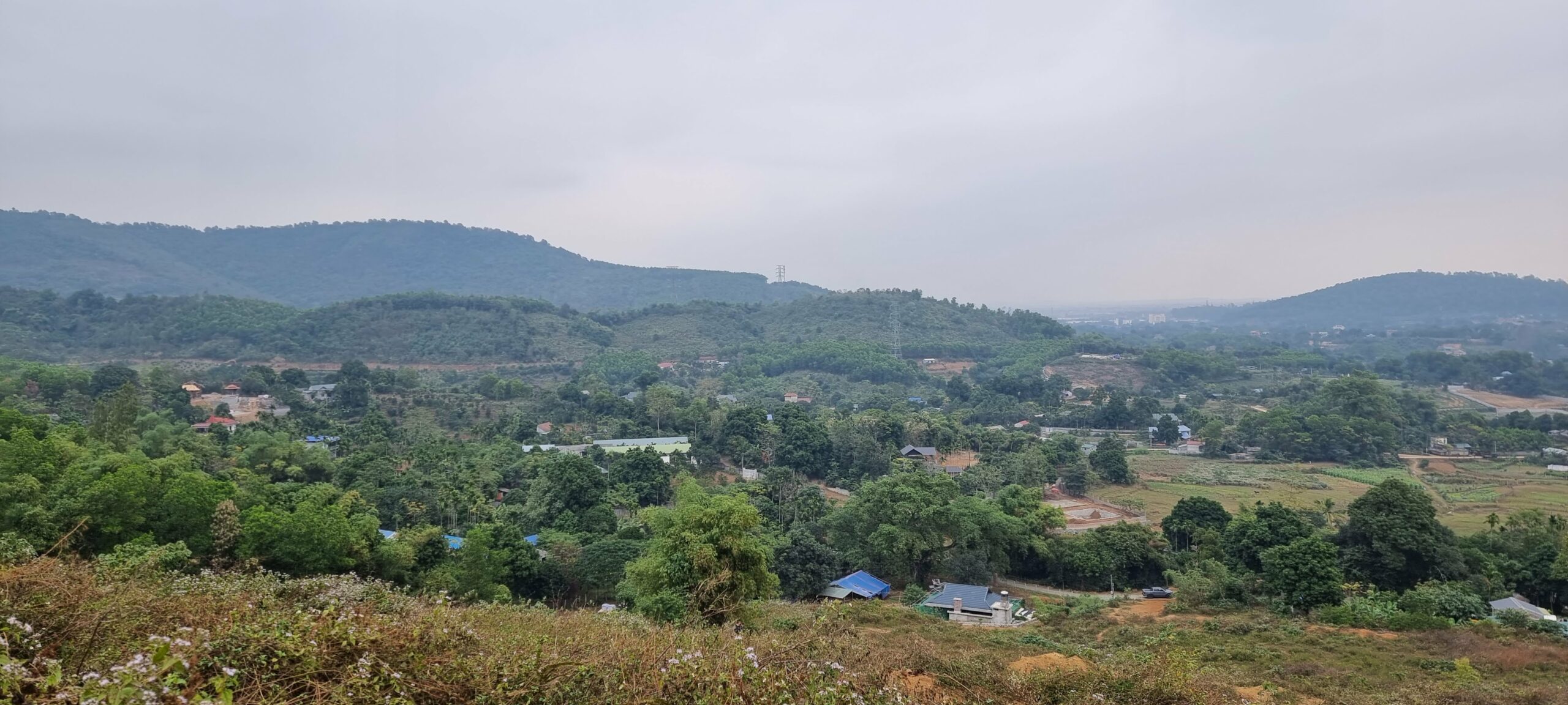 bán gấp 2.4ha đất thổ cư làm khu nghỉ dưỡng view tận hà nội