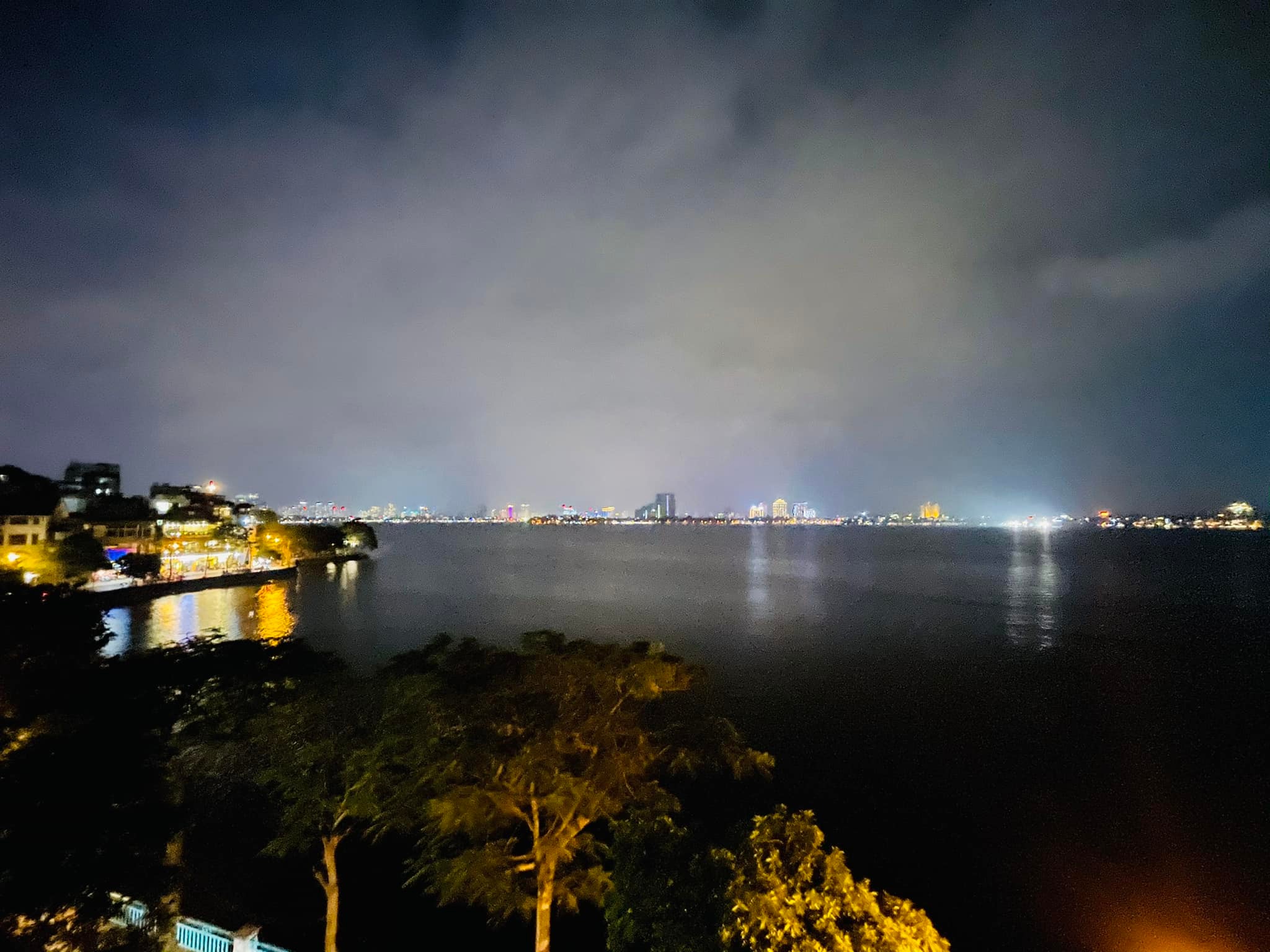 Bán đất phố Quan Nhân Trung Hòa Nhân Chính Thanh Xuân DT 180 2 MT11m Giá 16 tỷ.