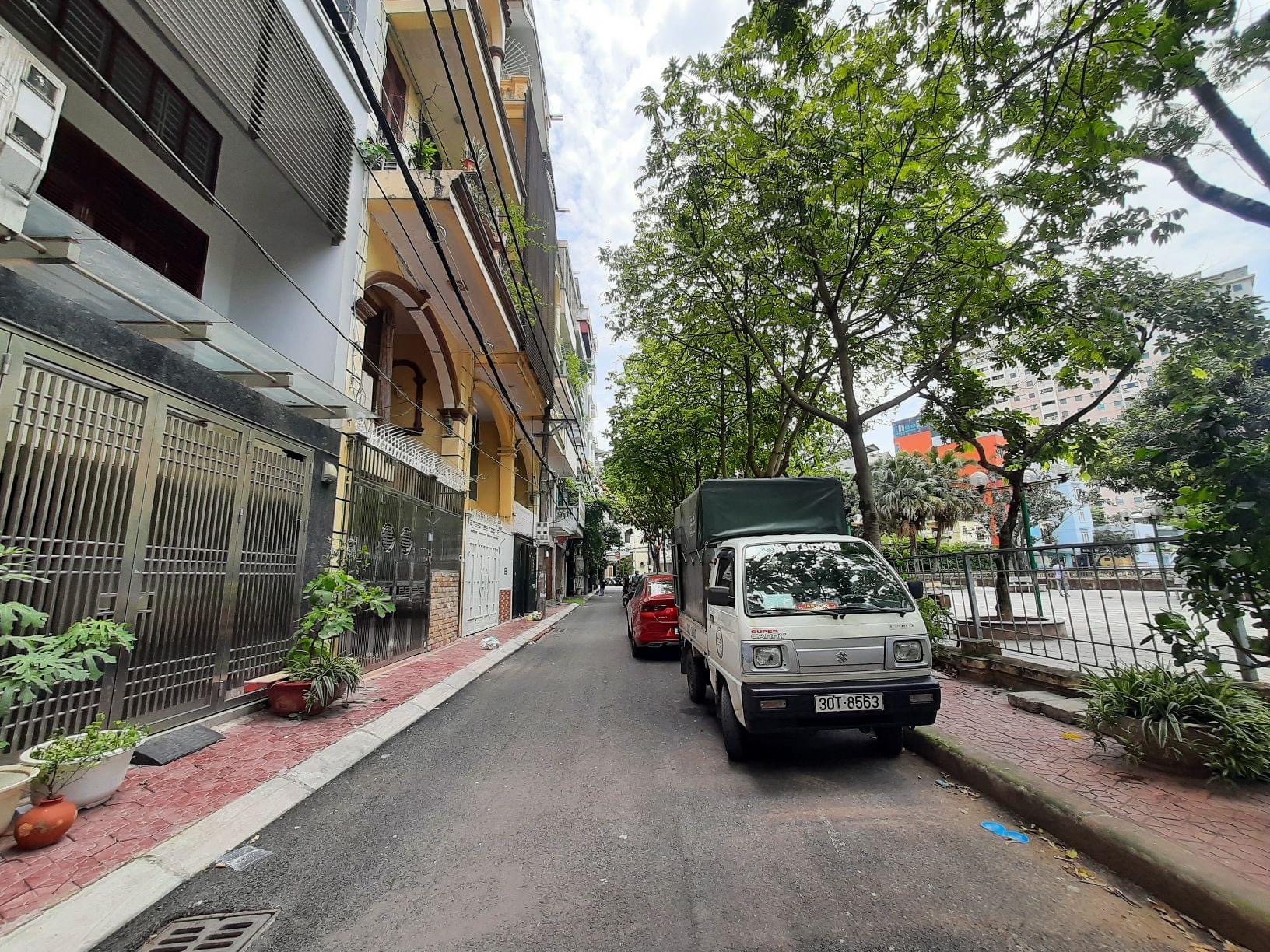 Bán Nhà Mặt Hồ Phố Nguyễn Thị Định Cầu Giấy. Ô Tô Tránh. 65m2, 5T