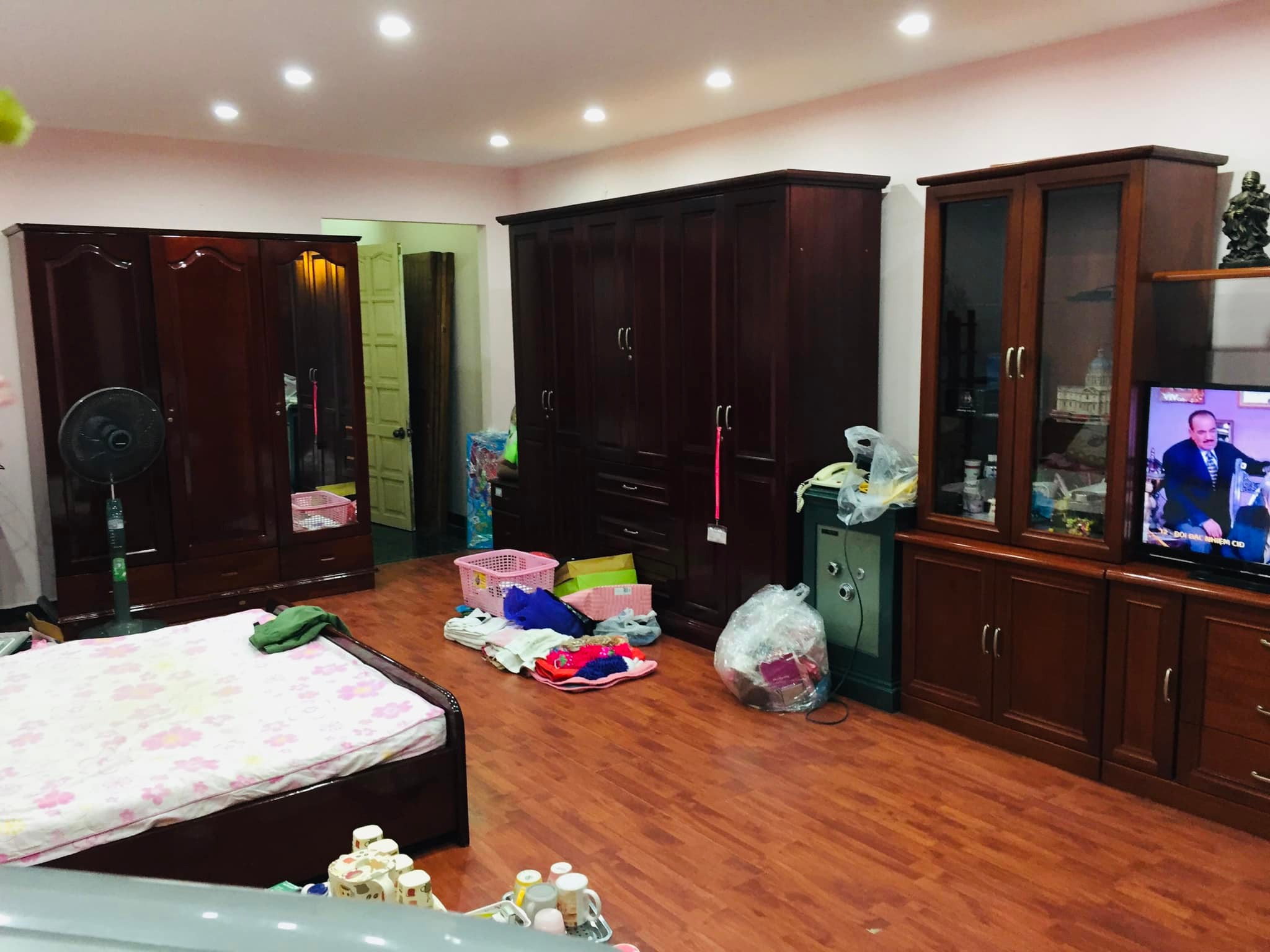 Bán nhà Mặt Phố Núi Trúc, Ba Đình diện tích 72m2 mặt tiền 5m, có 5 tầng, nhà đẹp GIÁ 26,8 TỶ