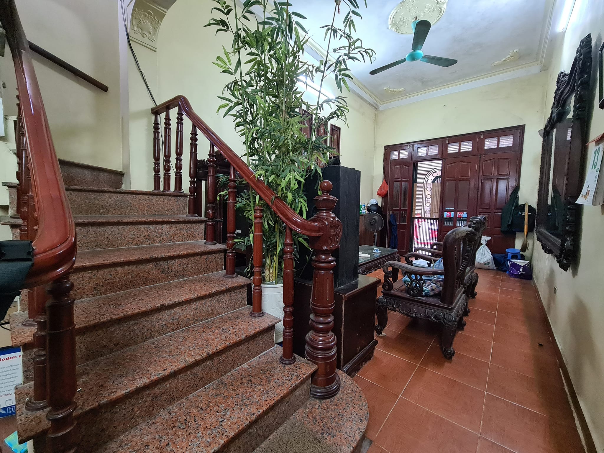 Bán nhà đẹp ba bước ra mặt đường Nguyễn Khang, thông số hoa hậu 45m nhỉnh 5 tỷ