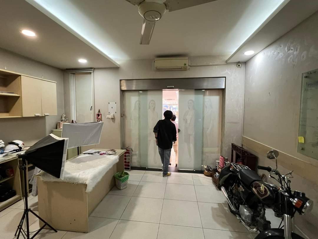 Bán nhà Bà Triệu Diện tích 187m2 Thang máy, Giá 114 tỷ