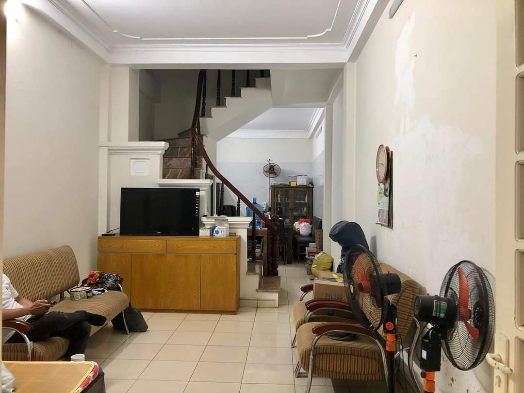 Bán nhà Gốc Đề, Hoàng Mai 51m 3T MT 3.5m, giá 5.5 tỷ. Gần ô tô, nhà thoáng sáng, tiện ích