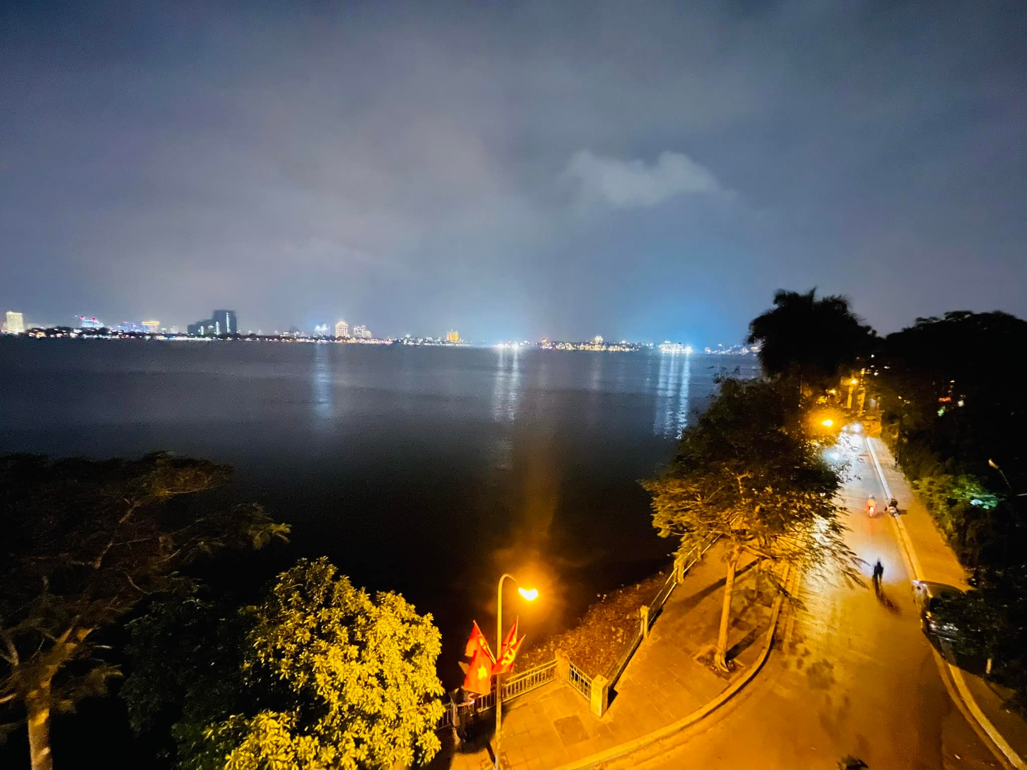 Bán Đất phố Cự Lộc sát kế Royal City Ngã 4 Sở 250 Đất