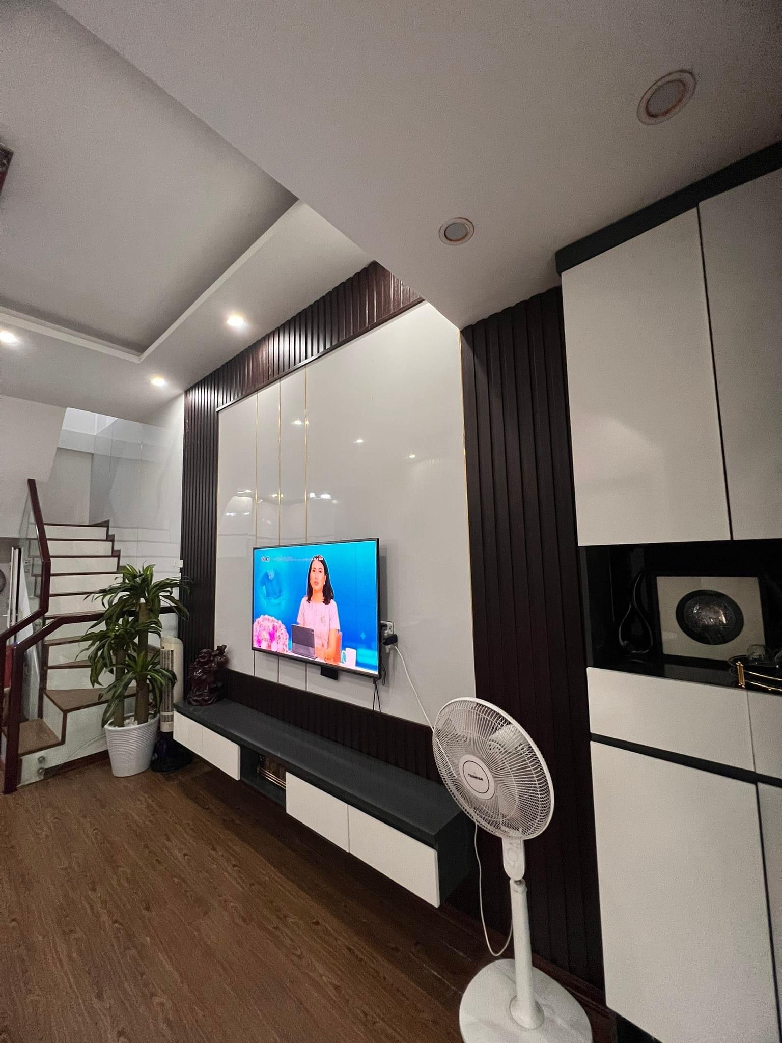 Siêu phẩm mặt phố Hoàng Văn Thái, Thanh Xuân, 5tầng, mặt tiền 4,2m chưa tới 10tỷ.