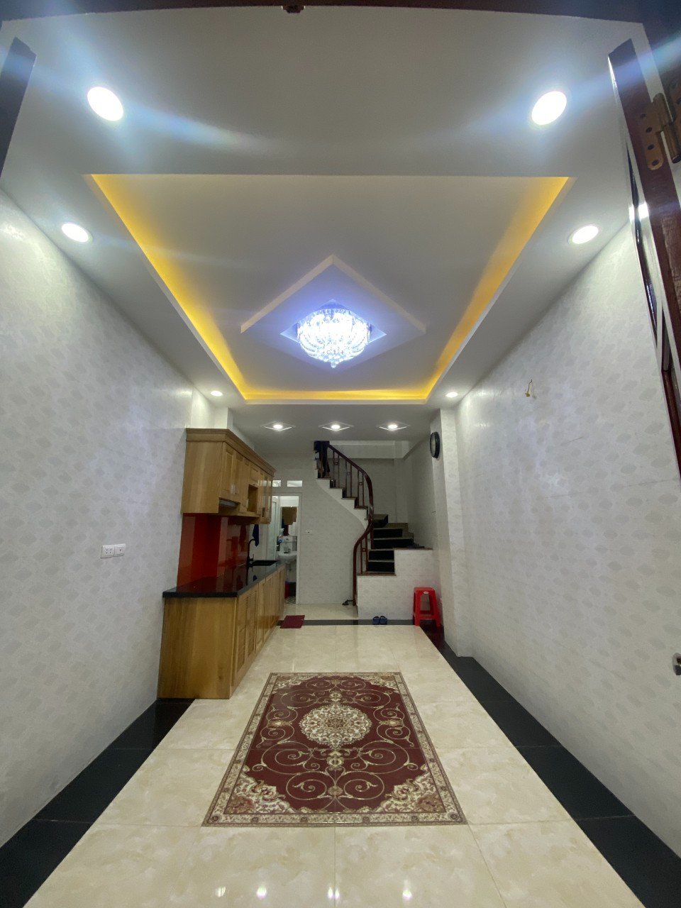 HÀNG KỊCH ĐỘC - NHÀ KIẾN HƯNG HÀNG XÓM KĐT XA LA 6 TẦNG – 20M RA PHỐ CHỈ 3.3 TỶ