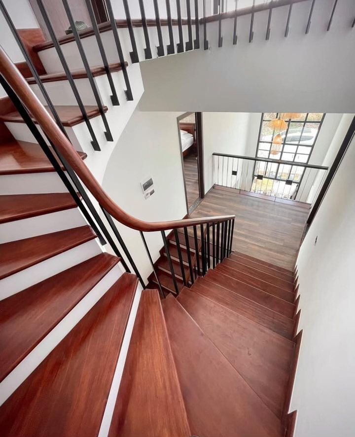 Bán nhà mặt phố Linh Lang dòng tiền 2.5 tỷ/năm, diện tích 130m2, có thang máy, ô tô đỗ GIÁ CHỈ HƠN 41 TỶ