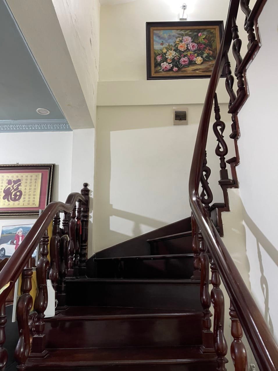 HOT HOT HOT BÁN NHÀ GẦN MẶT PHỐ TRUNG KÍNH CẦU GIẤY Ô TÔ ĐỖ CỬA 62M GIÁ 8.9 TỶ