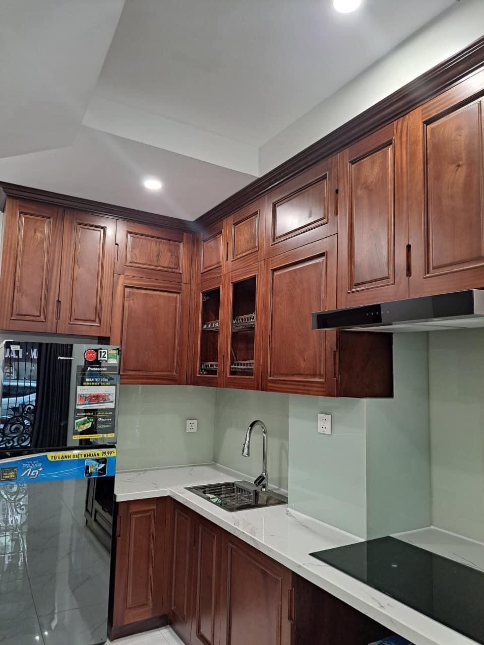 BÁN NHÀ TRUNG KÍNH CẦU GIẤY - DT 70m2 - 6T- MT4,5m . 22 TỶ - PHÂN LÔ VỈA HÈ - Ô TÔ TRÁNH