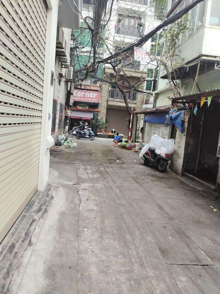 Bán nhà rẻ nhất khu vực,diện tích 125m,cấp 4, mặt tiền 16m,nhỉnh 17tỷ ,dốc Thọ Lão - Hai Bà Trưng