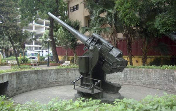 Bán Nhà Siêu Đẹp Kinh Doanh Cực Khủng Mặt Phố Pháo Đài Láng DT 81m2 x 7 tầng, mt 4 m2 giá 23 tỷ