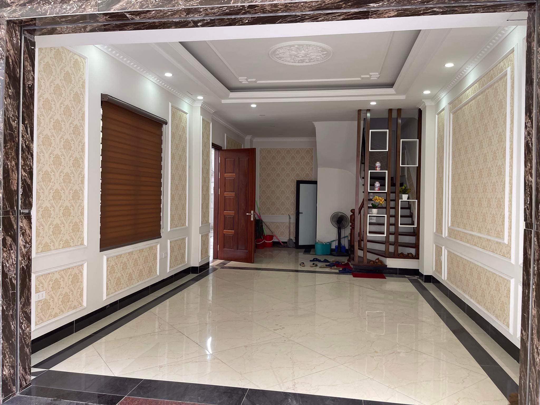 Bán Gấp Nhà Phố Nguyễn Khánh Toàn, Lô Góc, Kinh Doanh, Ô Tô, DT 60m 6 Tầng MT Rộng, Giá 11.2 Tỷ