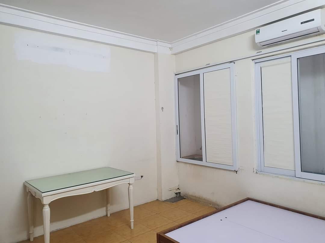 Nhà mặt phố Nguyễn Chí Thanh cực hiếm ngàn năm chỉ có một ở trung tâm Đống Đa, nhà 6 tầng, diện tích 80m2, mặt tiền 6.5m, giá 13 tỷ.