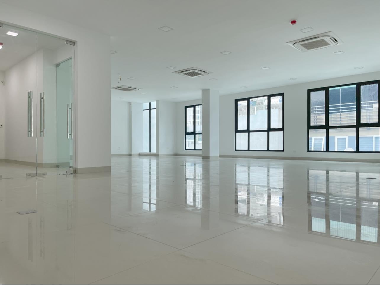 BÁN NHÀ MẶT PHỐ LÊ TRỌNG TẤN - THANG MÁY - VỈA HÈ - NỞ HẬU - KD ĐỈNH .