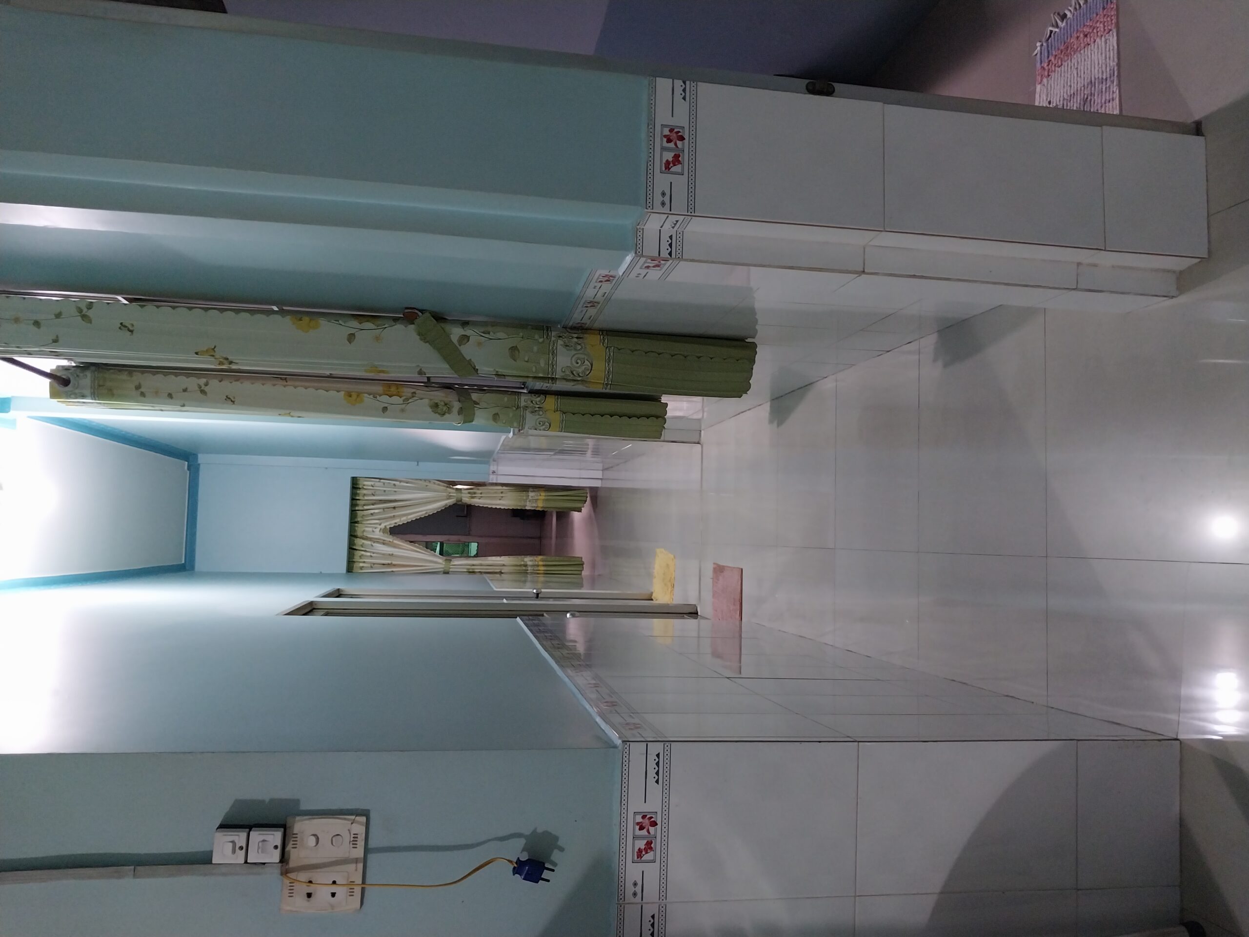 Bán Nhà Mặt Tiền Lô Nhựa, Kinh Doanh Tốt