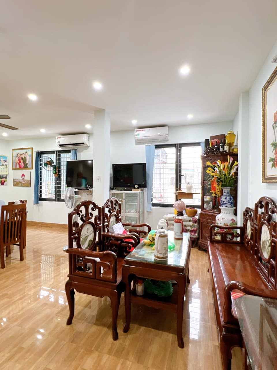 BÁN NHÀ MẶT HỒ VĂN CHƯƠNG. SIÊU PHẨM VIEW HỒ. KINH DOANH ĐẲNG CẤP. MẶT TIỀN 8M. CHỈ 18 TỶ.