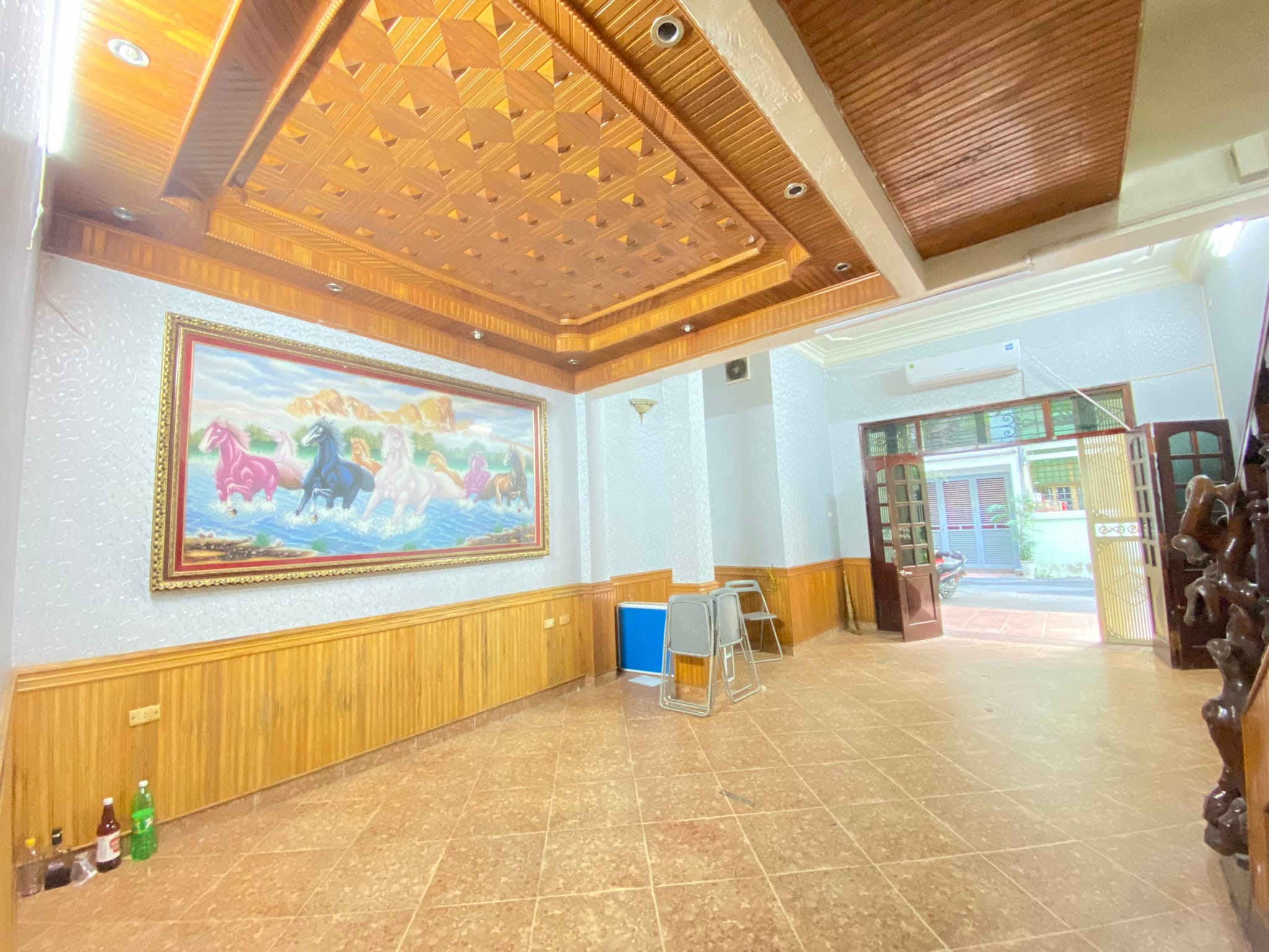 GARA Ô TÔ, PHÂN LÔ, NGÕ THÔNG, HOÀNG QUỐC VIỆT CẦU GIẤY 12 TỶ