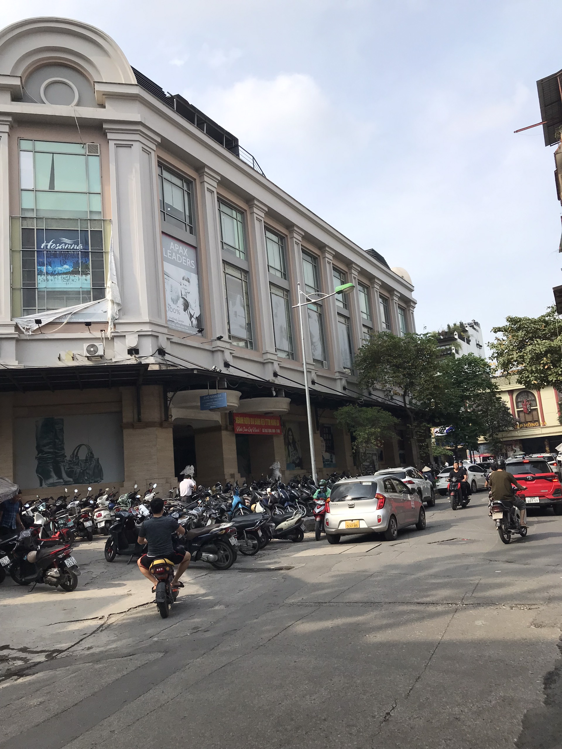 Nhà MẶT PHỐ NGÕ TRẠM, PHỐ CỔ HOÀN KIẾM, KINH DOANH NGÀY ĐÊM 100m2 mặt tiền 4,2m 44,5 tỷ.