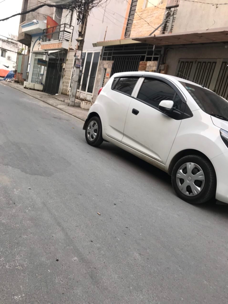 XE HƠI ĐỖ CỬA - KHU DÂN CƯ VĂN MINH – HẺM 502/ HUỲNH TẤN PHÁT