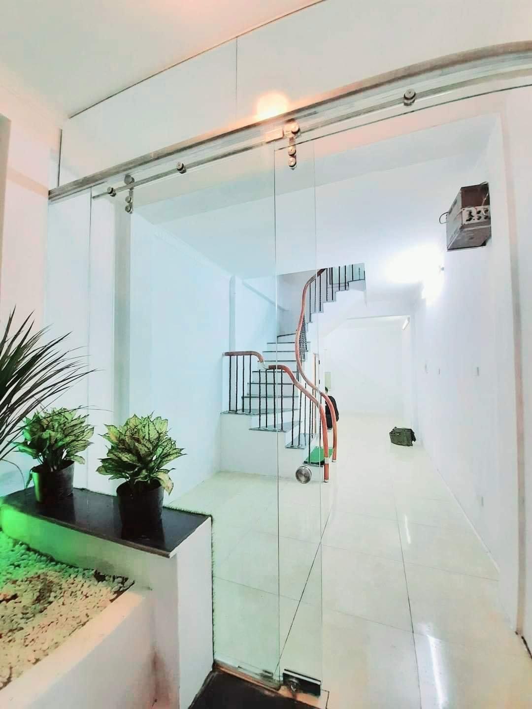 💥💥 NHÀ ĐẸP MINH KHAI - LÔ GÓC - 5 Ngủ Đủ Công Năng - GẦN Ô TÔ. Dt 30m x 5T, Mt 3.4 m.