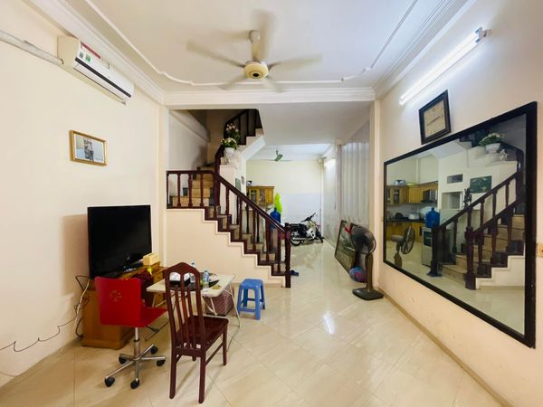 Bán Nhà Đống Đa, Ô Tô Đỗ Cửa, Kinh Doanh.