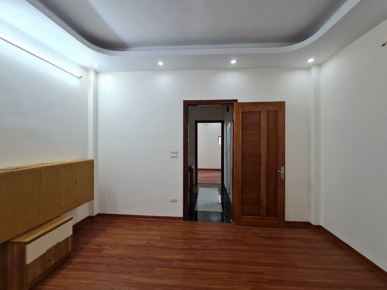 Bán nhà riêng phố Nguyễn Đức Cảnh, Hoàng Mai, 40m2, 4 tầng, 4.05 tỷ