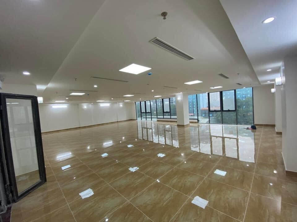 Mặt phố Hoàng Ngân 225m 9 tầng mặt tiền 15m vỉa hè rộng.