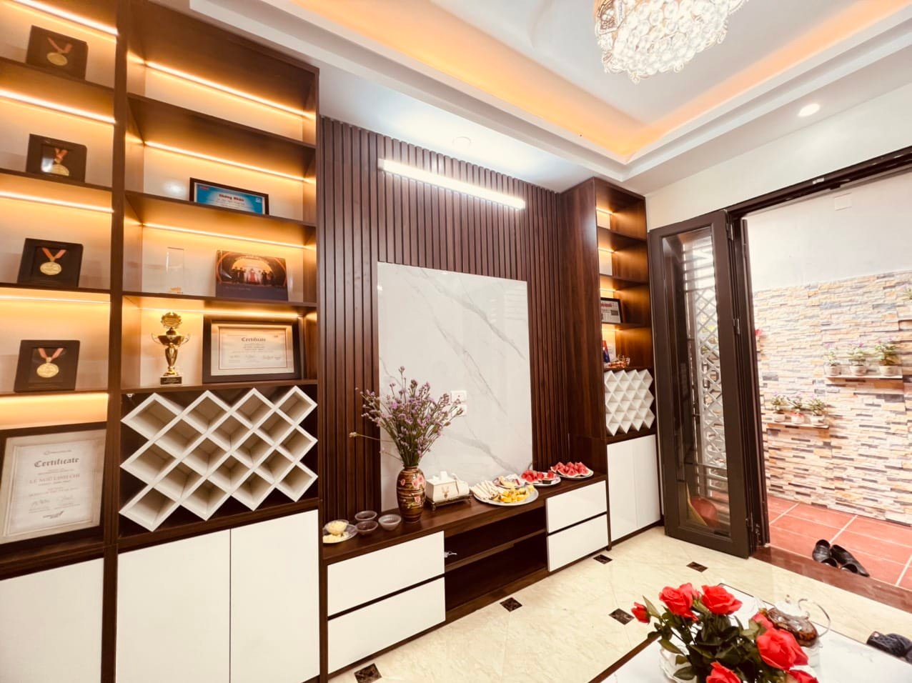 HOÀNG MAI, NHÀ MỚI, NỘI THẤT 5*, NGÕ 3 GÁC, 40M2, 5 TẦNG, GIÁ 3,6 TỶ