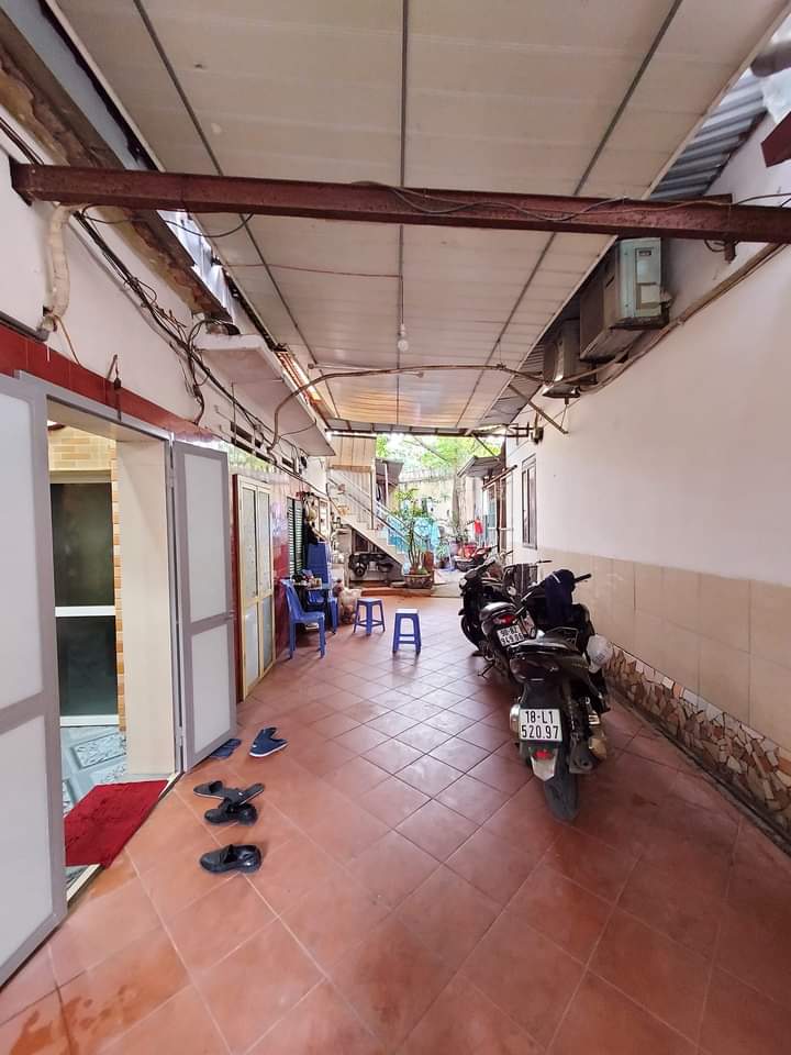 SIÊU RẺ SIÊU HIẾM .DIỆN TÍCH 144M, MẶT TIỀN 10.8,NHỈNH 9TỶ .NGÕ GIÁP NHỊ -HOÀNG MAI