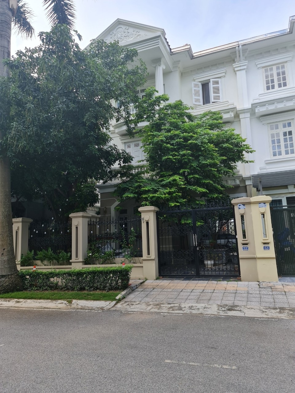 Bán Biệt Thự Ciputra Tây Hồ, Khu C5 Siêu Vip, Diện tích 218m2 xây 3 tầng Full đồ