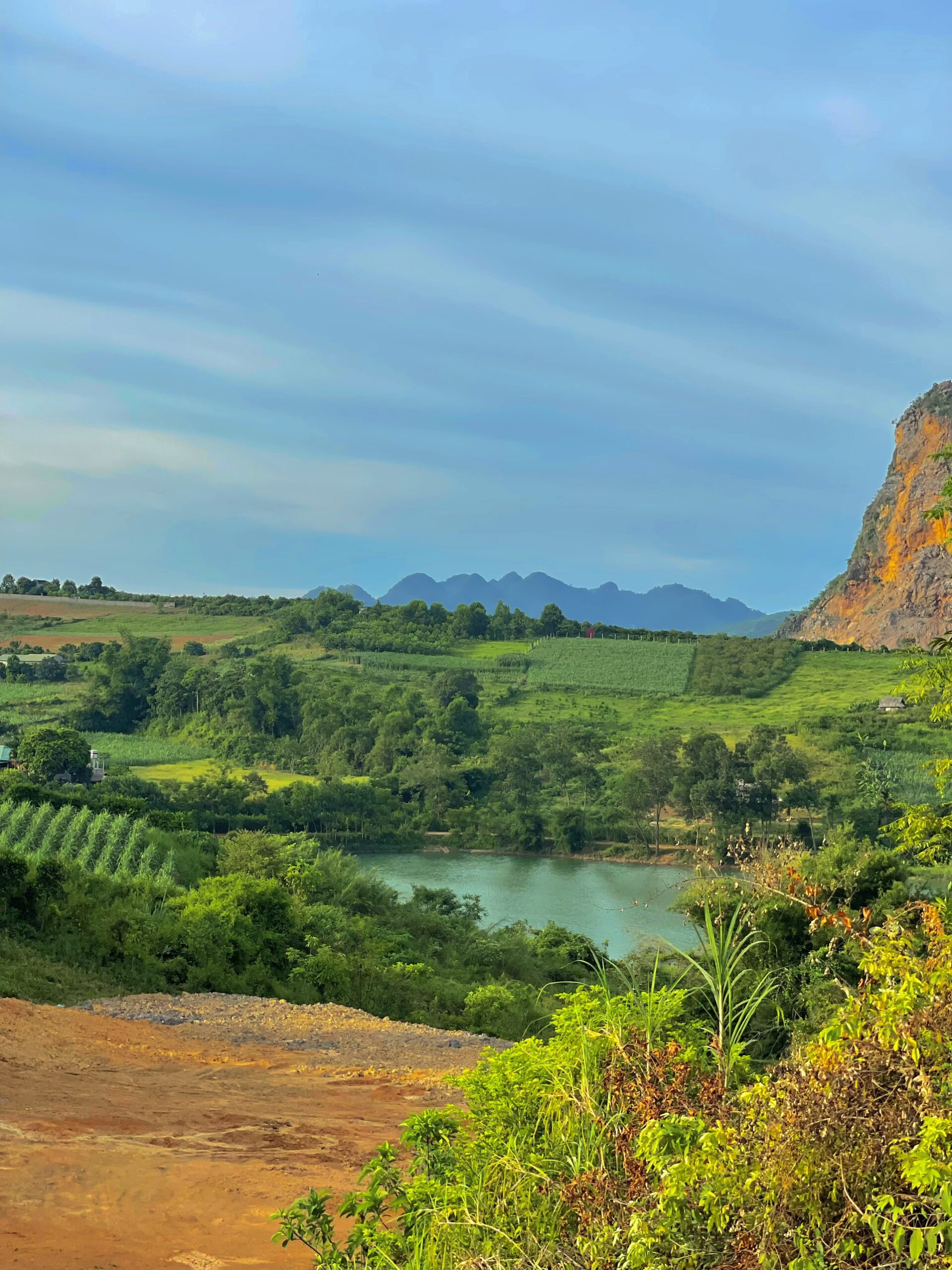 Bán nhà ngõ 68 CẦU GIẤY. Ô TÔ ĐỖ CỬA, KINH DOANH SẦM UẤT 50m2 x 6T, mặt tiền 4m 9,4 tỷ.