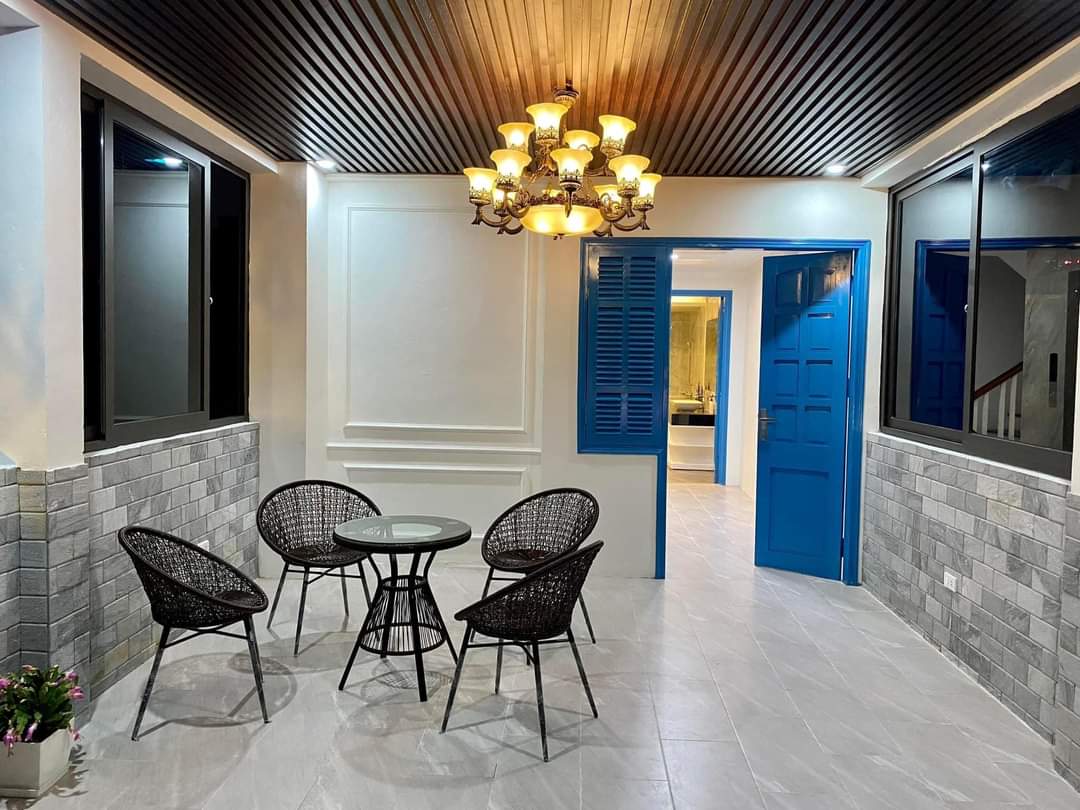 Nhà đẹp ở ngay phố Thái Hà Quận Đống Đa Hà Nội. ô tô vào nhà kinh doanh được