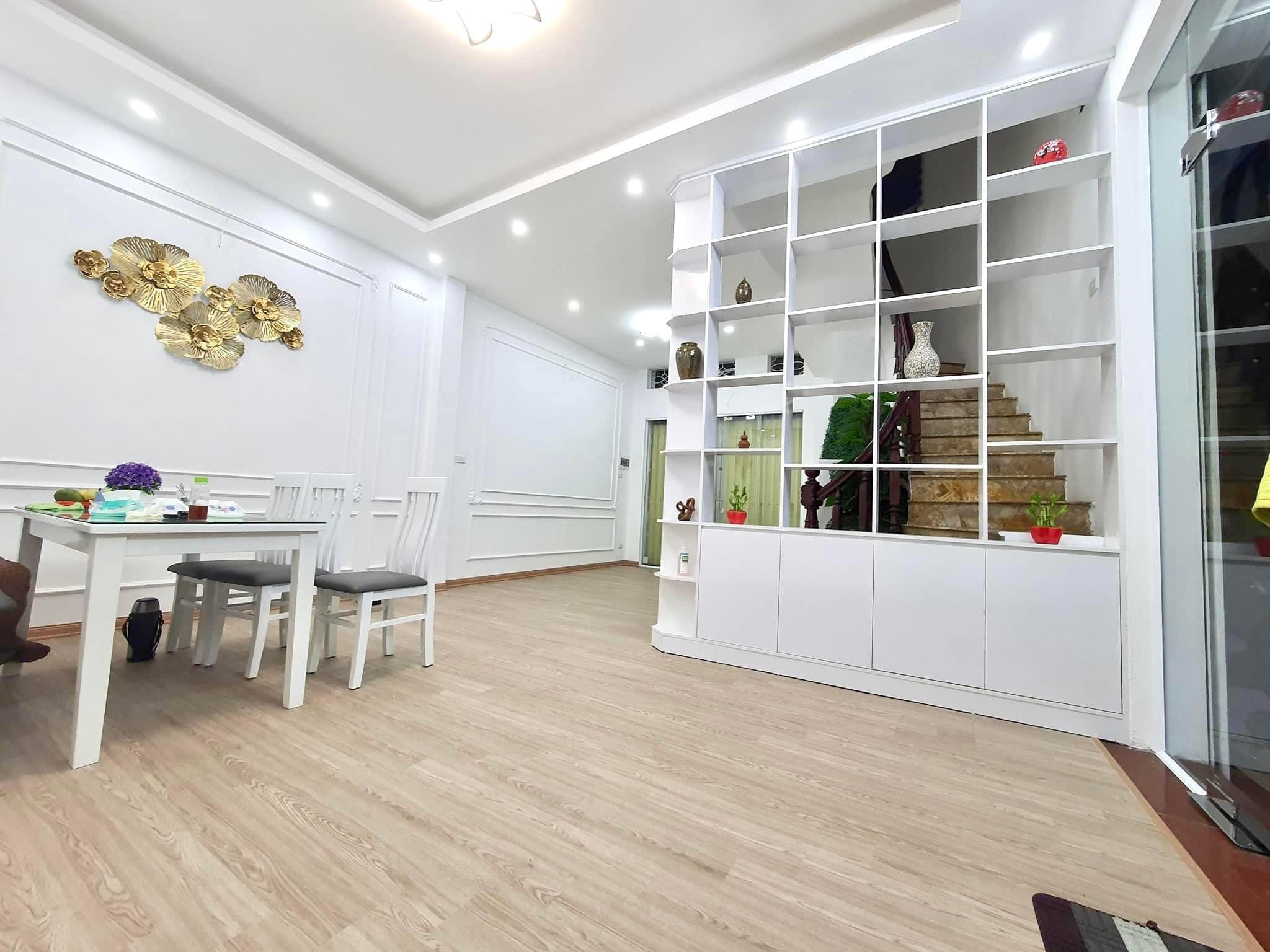 Bán nhà Lê Thanh Nghị Bách Khoa HBT 40m 5T nhỉnh 7 tỷ vừa ở vừa kd cách phố 20m lô góc đủ đồ