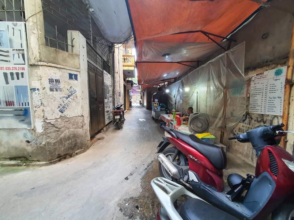 LẠC LONG QUÂN - VỊ TRÍ ĐẸP - CÁCH MẶT PHỐ VÀI BƯỚC CHÂN - OTO VÀO NHÀ