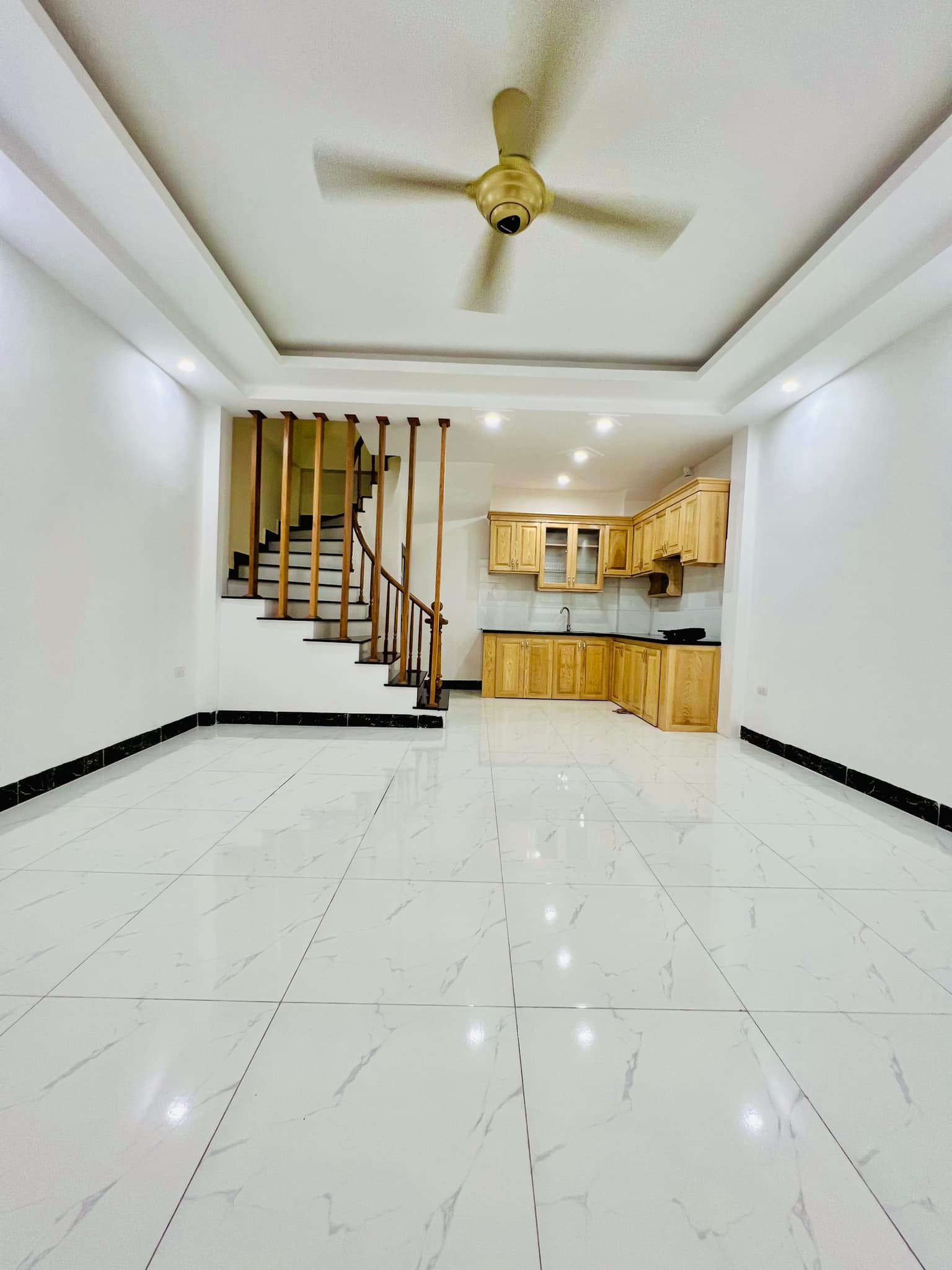 5.2 TỶ - Nhà Minh Khai – Mặt Ngõ Ôtô – Kinh Doanh Sầm Uất