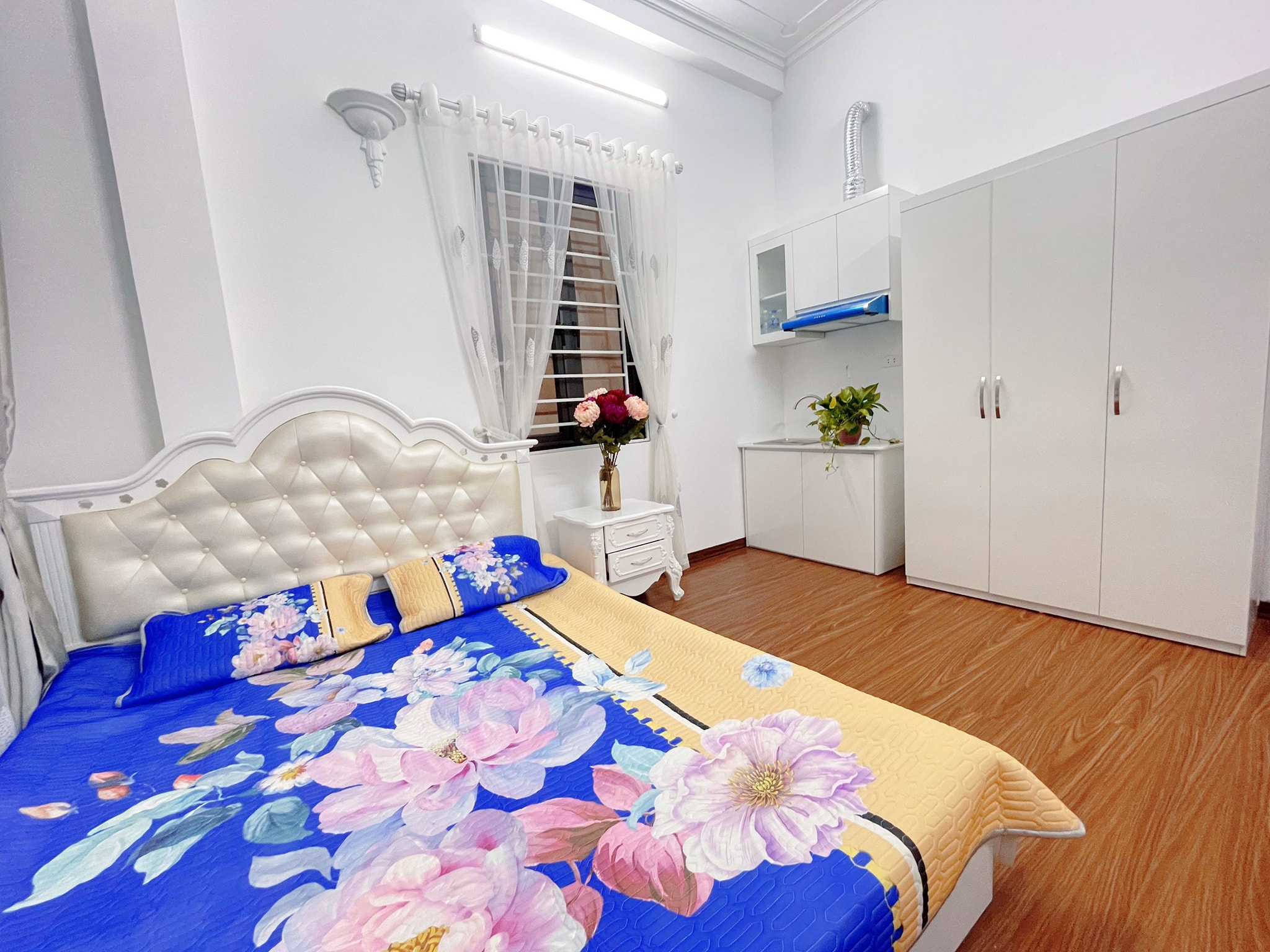 Bán tòa nhà CCMN Chùa Láng, Đống Đa, 8 PHÒNG FULL ĐỒ cho thuê, 40m2, 5 tầng, nhỉnh