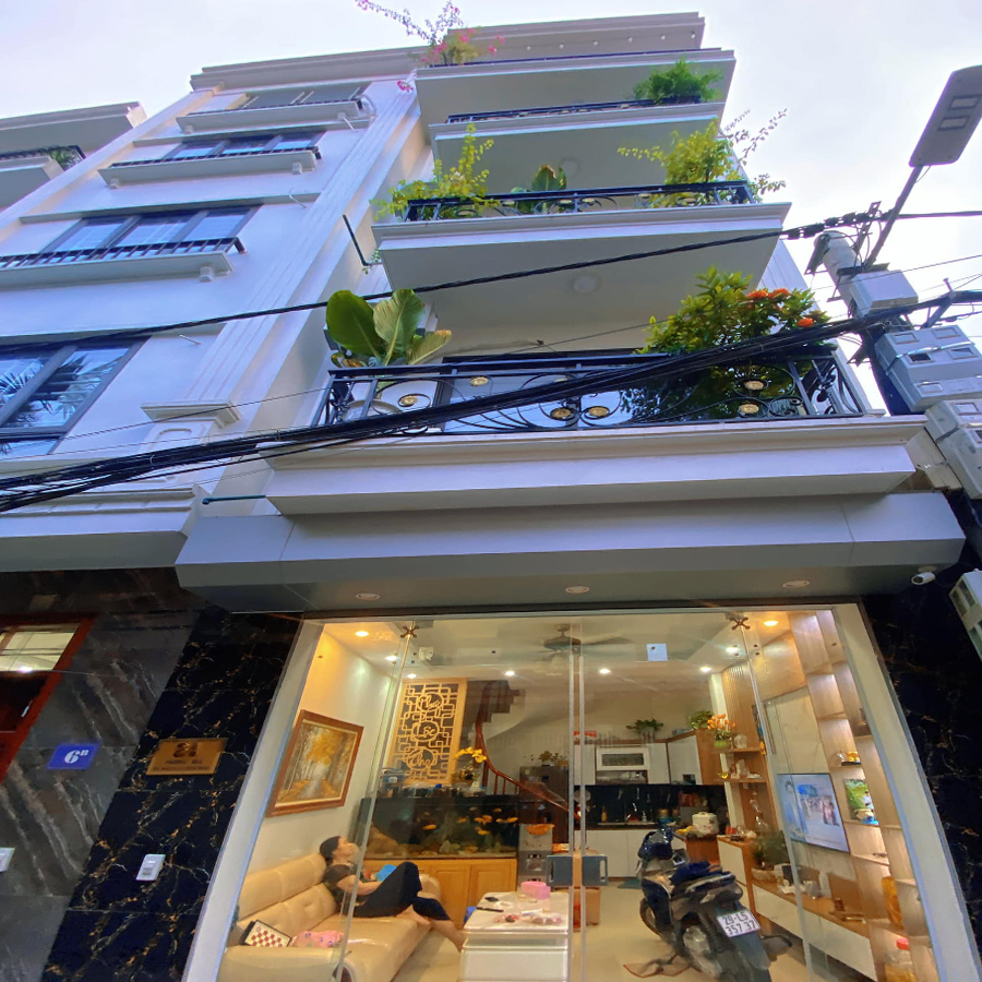 Nhà Đẹp Lô Góc - Diện Tích 40m2 x 4 Tầng - Ô Tô Đỗ Cổng Tại Long Biên - Giá 2.9 Tỷ