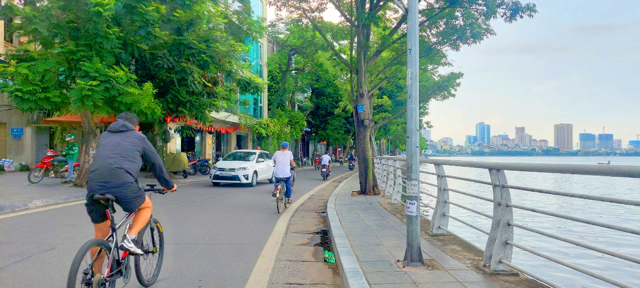 Mặt hồ tây đường trích sài nhà cần bán 145m2 MT9m Giá 141 tỷ