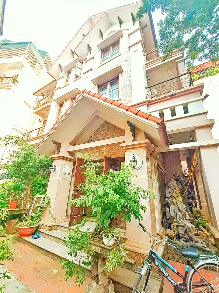 Trần Khắc Chân, Hai Bà Trưng. 262m2- 17m mặt tiền, ô tô tránh, dừng đỗ ngày đêm , kinh doanh