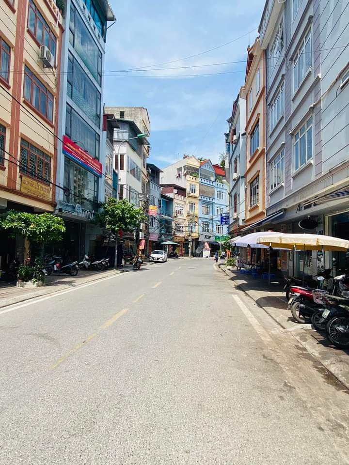 Nhà đẹp 7 tầng mới,mặt phố Tam Khương Đống Đa