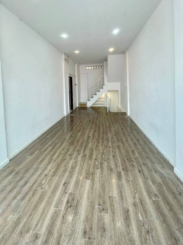 Chính chủ cho thuê MT Cách Mạng Tháng 8, Q10, DT 4x18m nở hậu L 7,5m, trệt 2 lầu. Giá rẻ 35tr/th