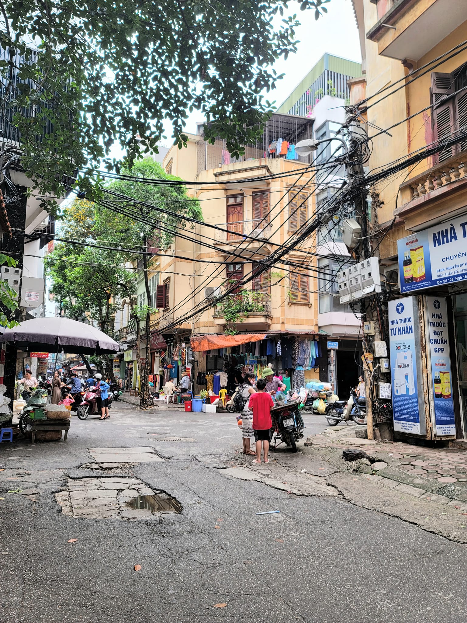 Bán gấp nhà Nguyễn Ngọc Vũ, Cầu Giấy, Mặt ngõ ô tô tránh, Vị trí rất đẹp, Kinh doanh đỉnh