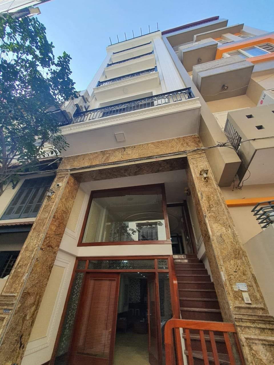 siêu hiếm nhà phân lô 7 tầng thang máy , nhà mới, kinh doanh , dân trí cao, sổ đỏ chính chủ