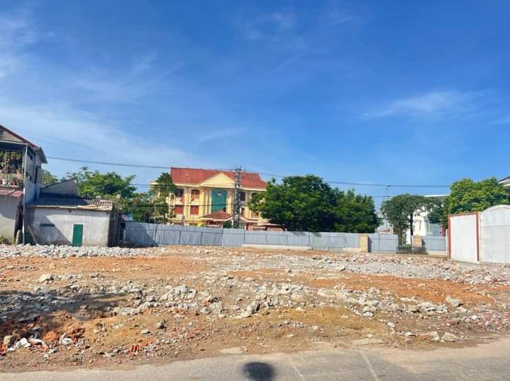 CẦN BÁN MT KHU VIP NGUYỄN HUỆ, TRUNG TÂM TP ĐÔNG HÀ.