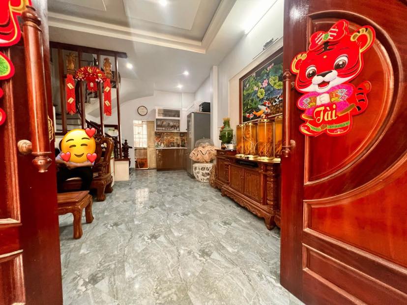 Siêu hiếm. Bán nhà Xuân La, Tây Hồ, TẶNG FUUL NỘI THẤT, 40m, 5 tầng, MT 4.7m, 4 tỷ hơn., 0983 416 997.