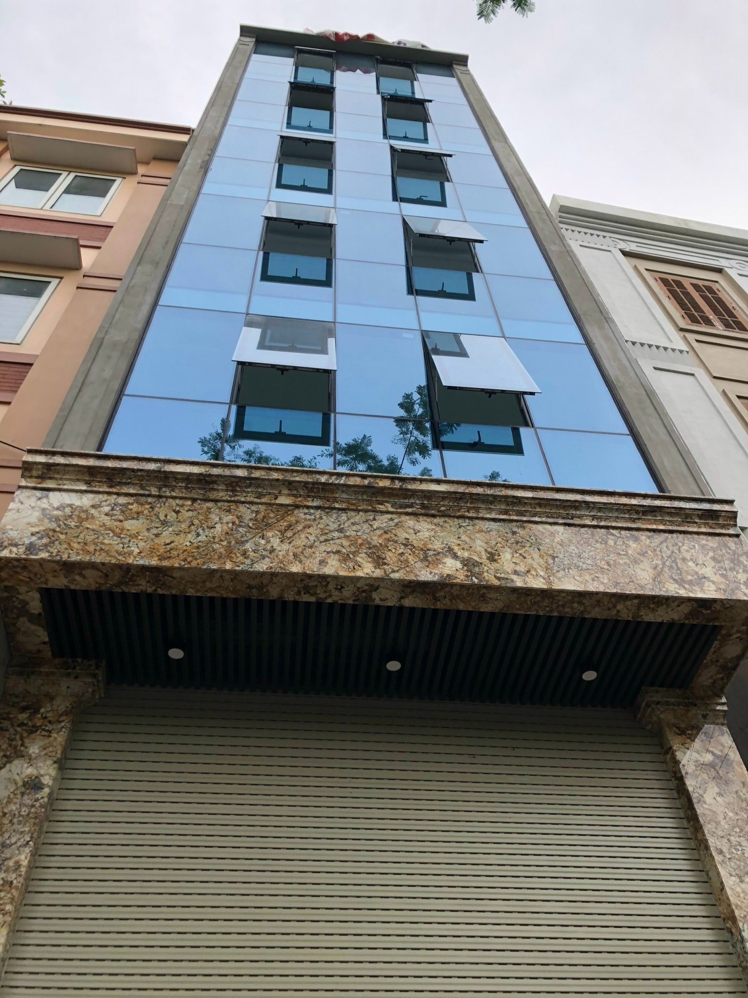 Bán nhà mặt phố TRẦN ĐĂNG NINH- CẦU GIẤY DT 96M- 9T- MT 7.2M GIÁ CHÀO 65 TỶ