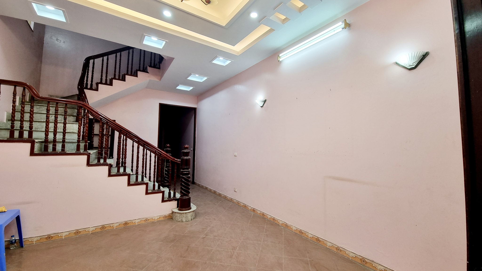 Siêu phẩm nhà Cầu Giấy 100m2 4 tầng MT 4,5m ba gác tránh nhau gara oto 2 thoáng kinh doanh 10,6 tỷ