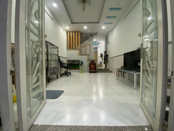 (Bình Thạnh) đường 10m, 4.1x15m, 2 lầu, 9.5 Tỷ, Bùi Đình Túy-Ô TÔ TRONG NHÀ